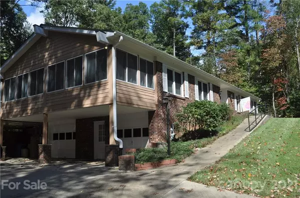 Hendersonville, NC 28791,153 Surry LN #47