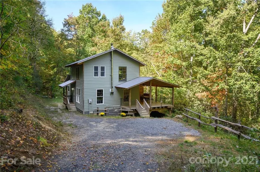 60 Will Campbell RD, Swannanoa, NC 28778