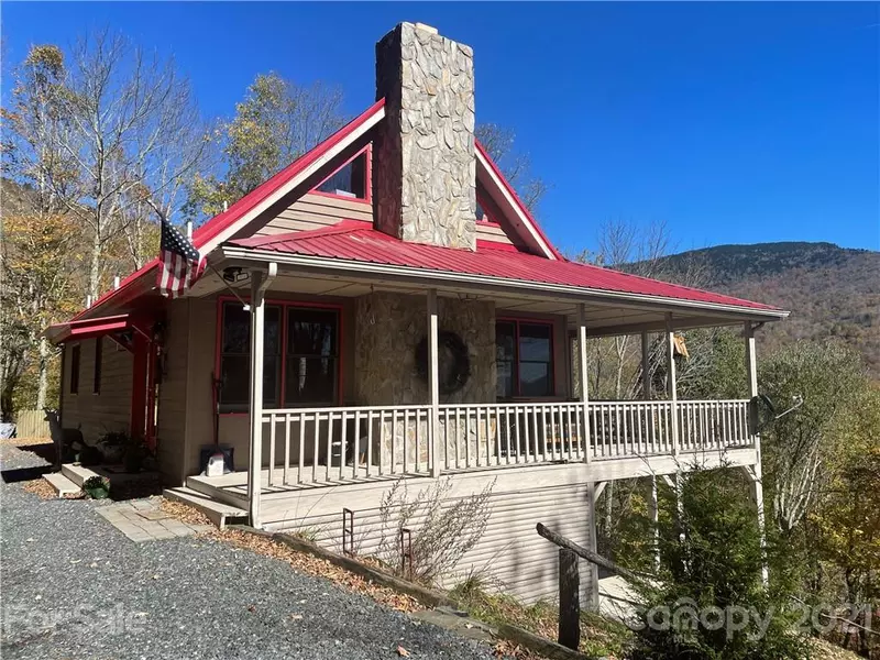 698 Roan DR, Bakersville, NC 28705