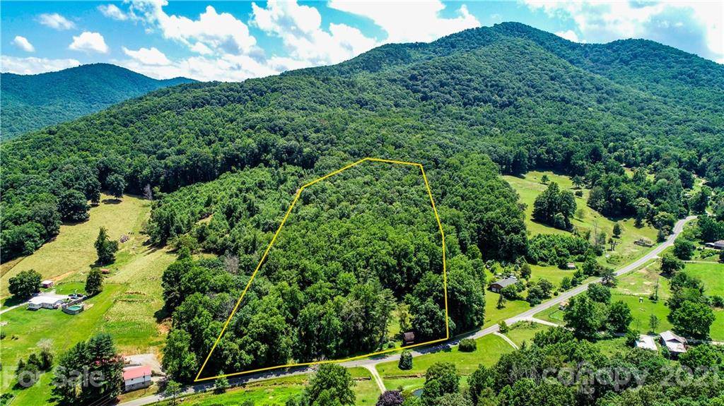 71 Smith Cove RD, Candler, NC 28715