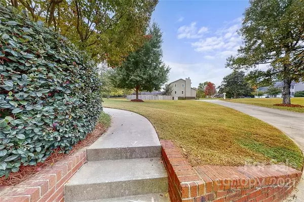 Salisbury, NC 28146,207 Oak Hollow DR