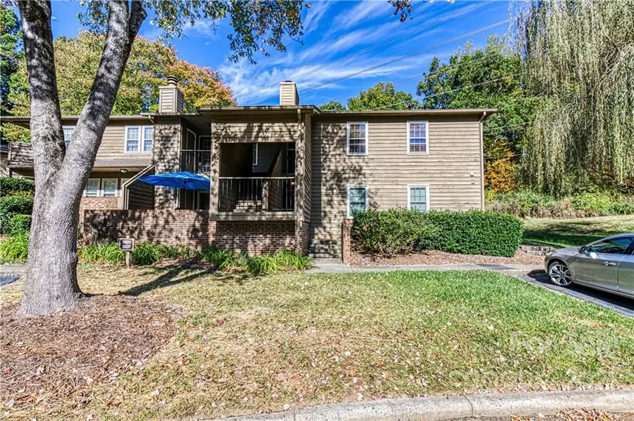 3931 Colony Crossing DR, Charlotte, NC 28226