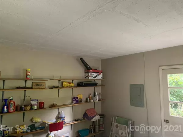 Valdese, NC 28690,5312 Hazel ST