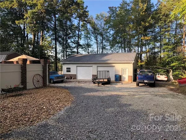 Mocksville, NC 27028,256 Deacon WAY