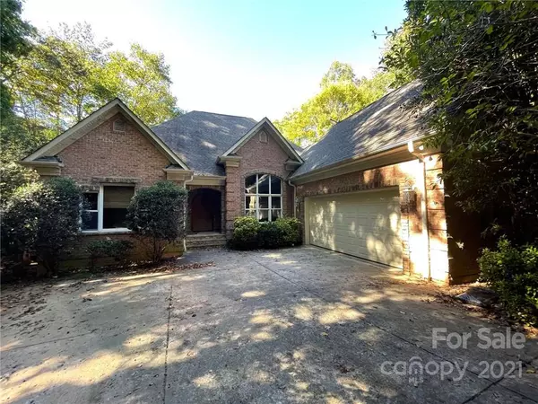 209 Pinnacle Shores DR, Mooresville, NC 28117