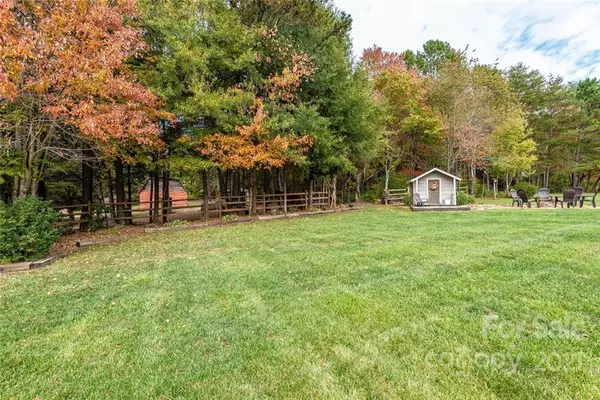 Hickory, NC 28602,1477 Sweetbriar LN