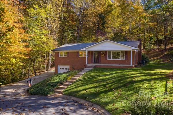 Asheville, NC 28805,7 Forest LN