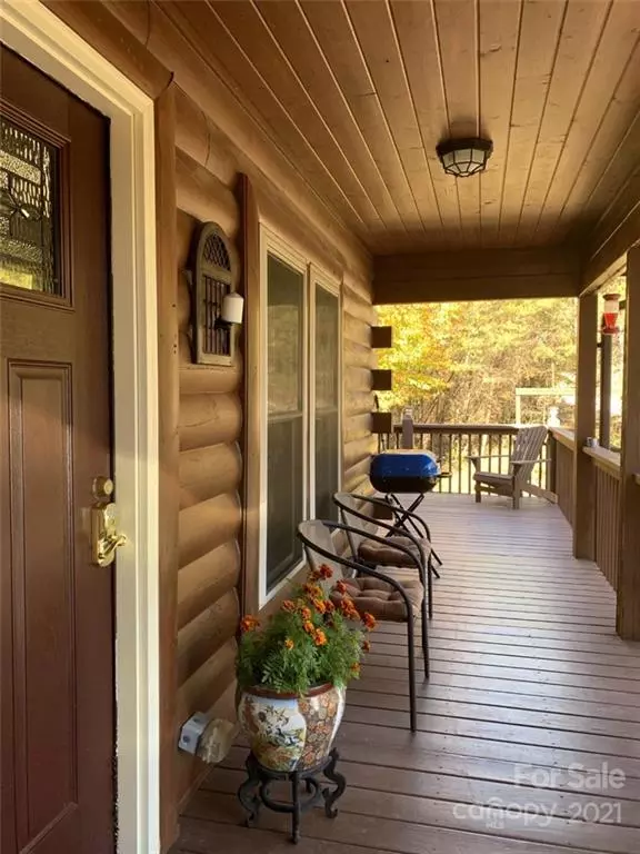 Lake Lure, NC 28746,421 Sweetbriar RD N