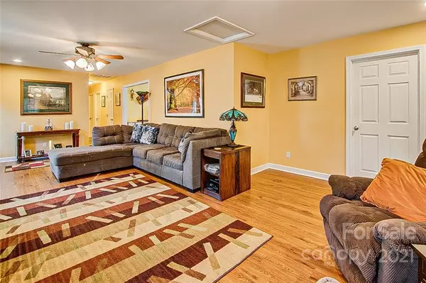 Asheboro, NC 27205,1040 Montley View DR