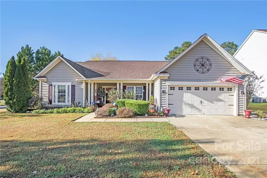 3836 Waters Reach LN, Indian Trail, NC 28079