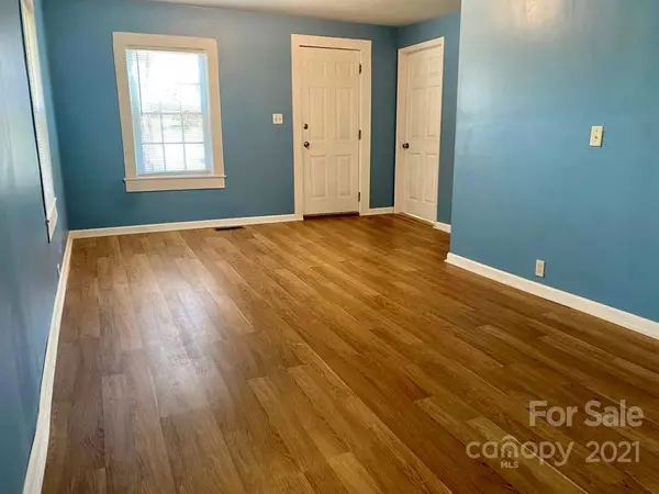 Kannapolis, NC 28083,616 Little Texas RD S