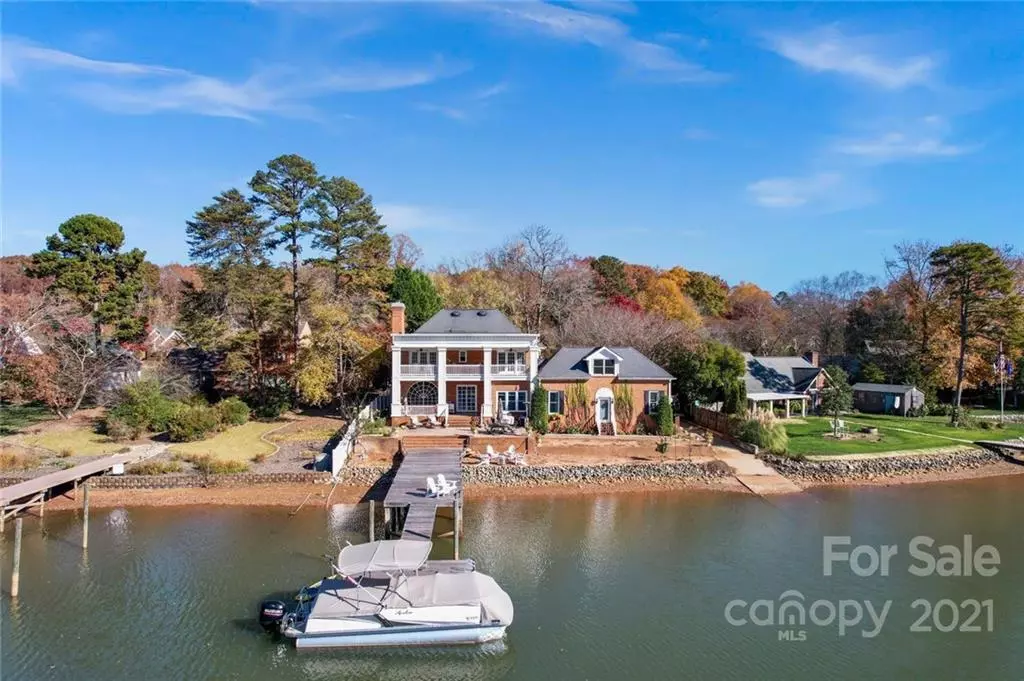 Denver, NC 28037,8150 Malibu Pointe LN