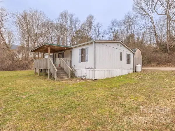 354 Reeves Cove RD, Candler, NC 28715