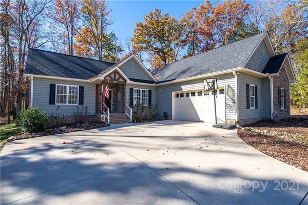 866 Starboard Reach LN, Lexington, NC 27292