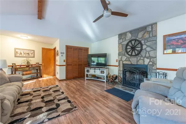 Maggie Valley, NC 28751,146 Little Creek LN