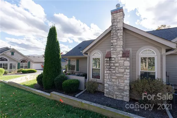 Swannanoa, NC 28778,55 Outlook CIR #J-3