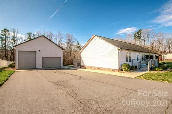 Kannapolis, NC 28081,470 Westen Acres DR #13