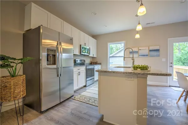 Asheville, NC 28805,119 Ramblewood DR