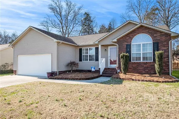 4642 Hendrix CT, Concord, NC 28025