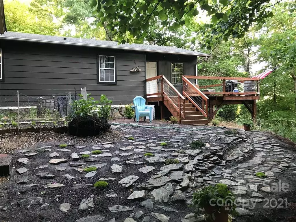 Swannanoa, NC 28778,67 Huntington DR