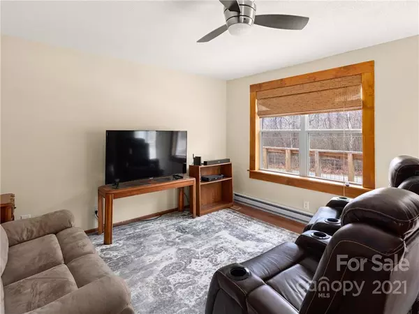 Swannanoa, NC 28778,773 Bee Tree RD