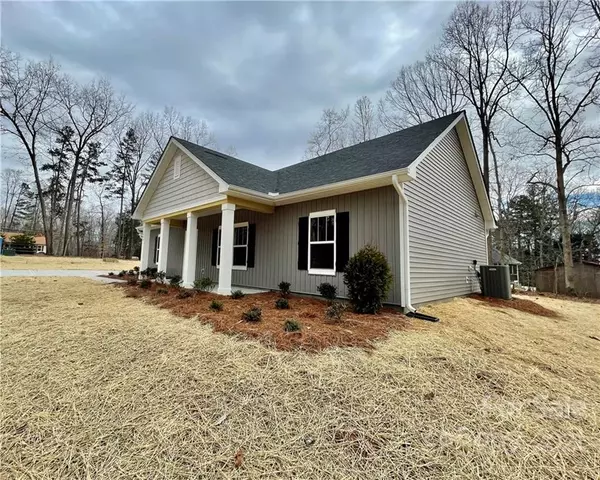 Troutman, NC 28166,111 Holly Branch LN