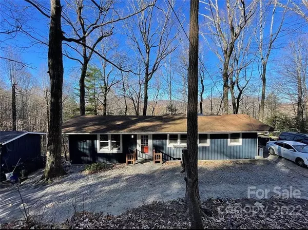 6 Dogwood LN, Lake Toxaway, NC 28747