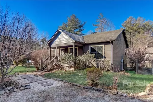 110 Weigela LN, Sapphire, NC 28774