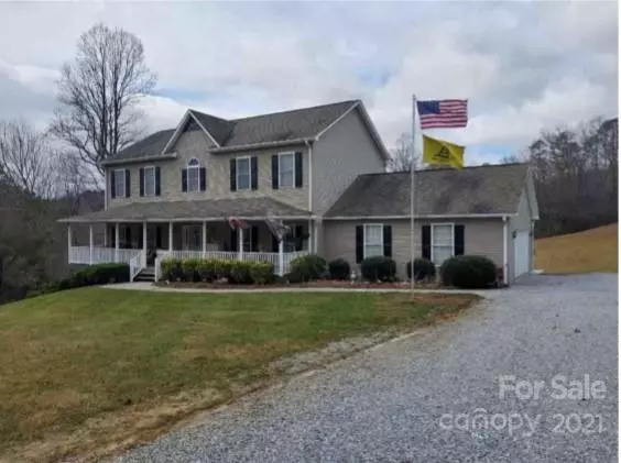 583 Slick Fisher RD, Lake Toxaway, NC 28747