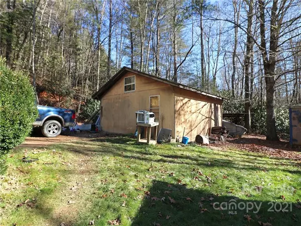 Pisgah Forest, NC 28768,380 Crystal Creek DR