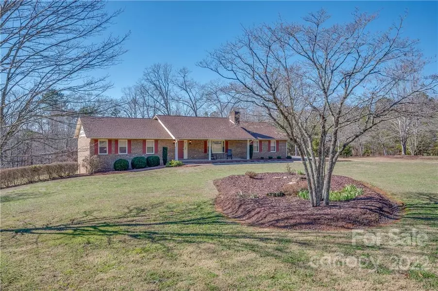 321 Amber Oaks DR, Rutherfordton, NC 28139