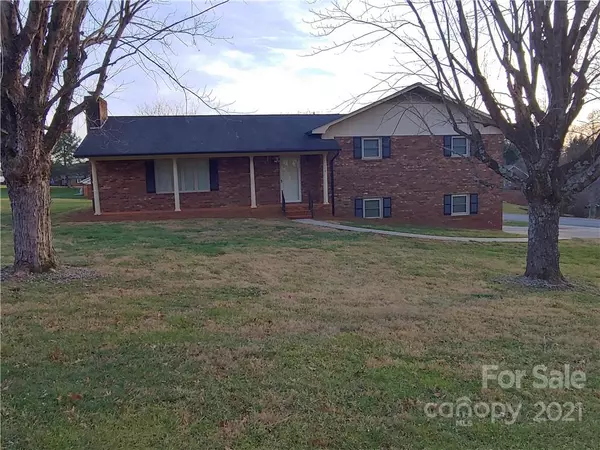 118 Raven Pinoak ST, Wilkesboro, NC 28697