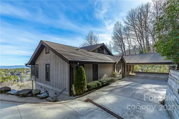 Lake Toxaway, NC 28747,311 Lakeside DR