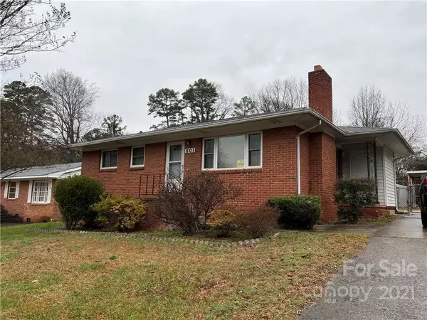 801 Wilbrown CIR, Charlotte, NC 28217