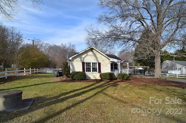 2409 Crestview ST, Gastonia, NC 28054