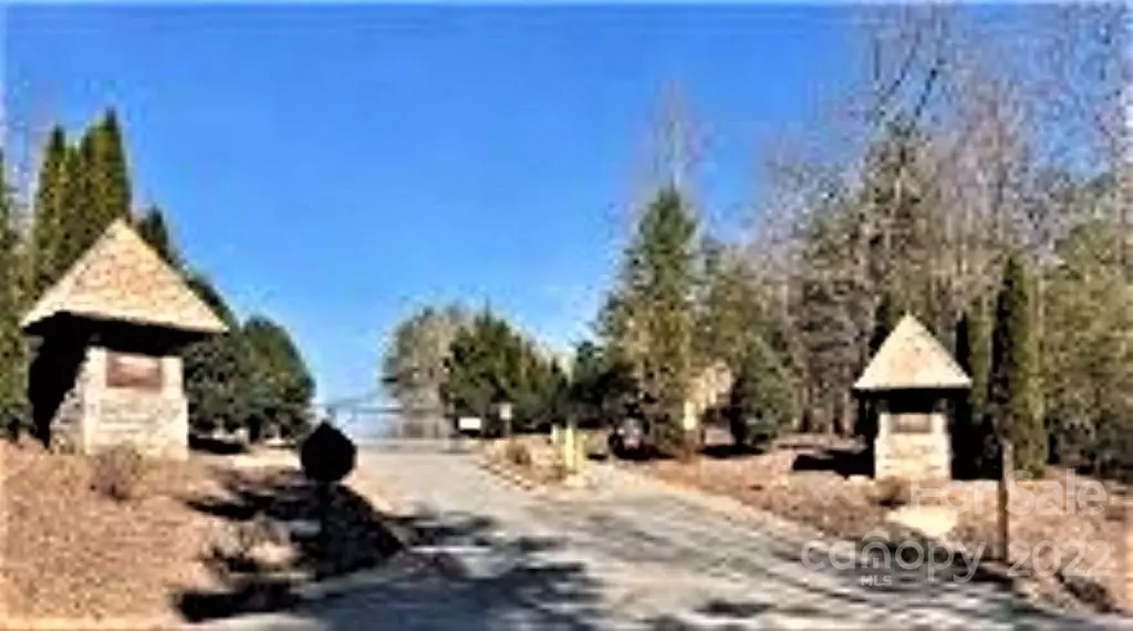 Nebo, NC 28761,00 Waters Edge DR #17-16