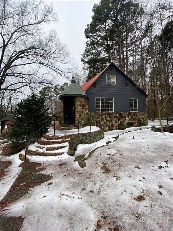 1740 Hollywood DR, Salisbury, NC 28144