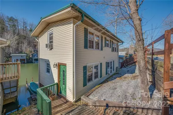 Landrum, SC 29356,364 Lakeshore DR