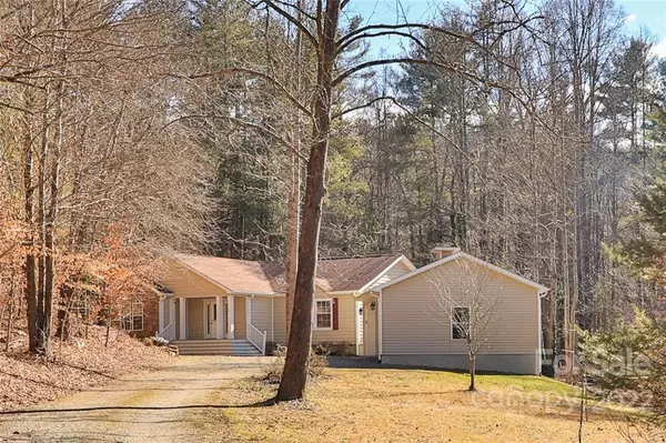 3 Spring Meadows RD, Weaverville, NC 28787