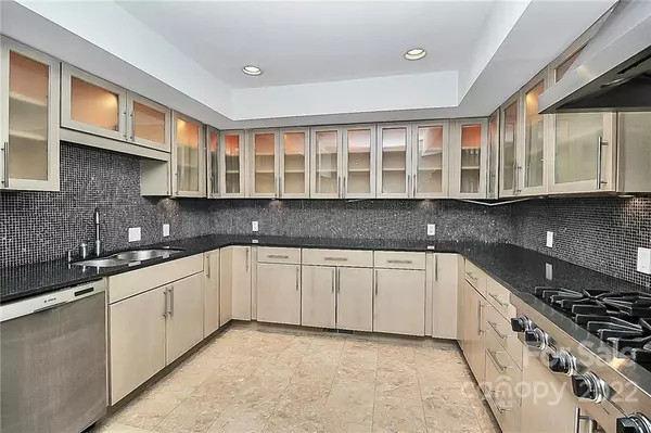 Charlotte, NC 28270,301 Sardis LN