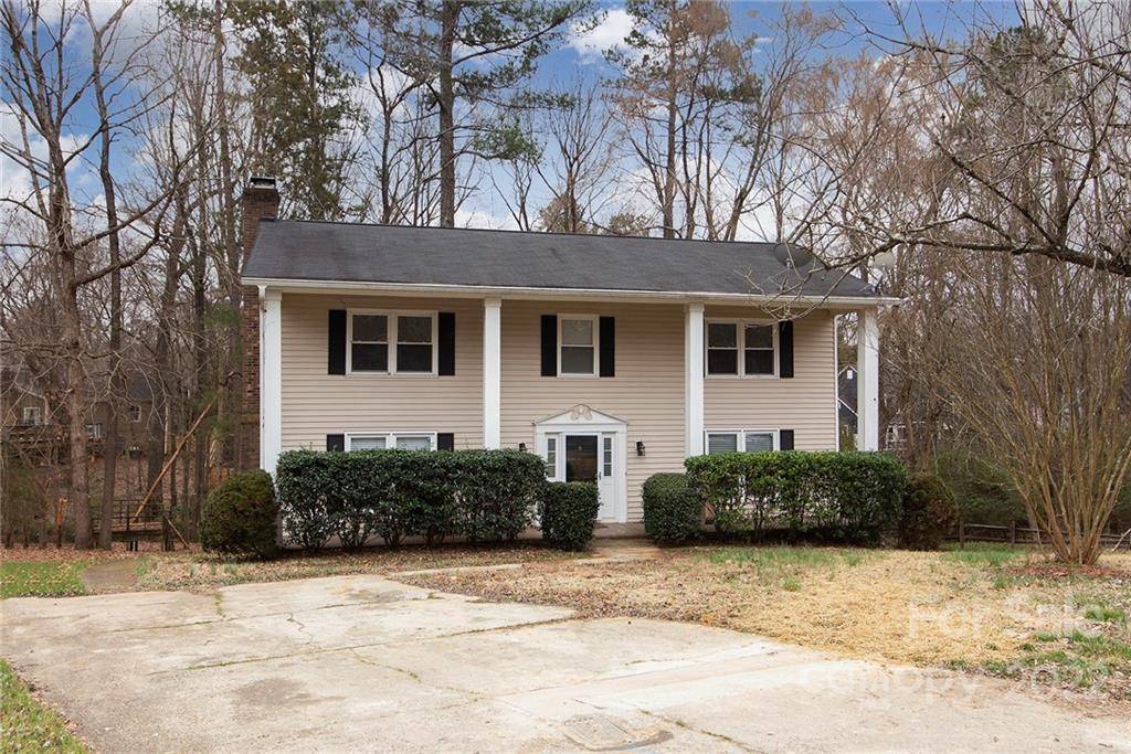 8124 Red Cap LN, Charlotte, NC 28270