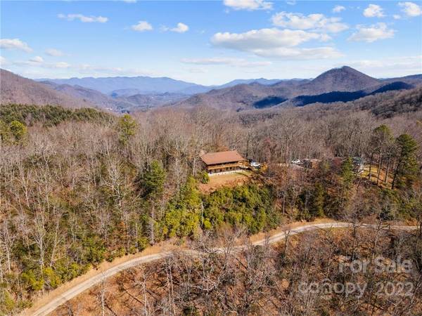 672 Summit Ridge RD, Franklin, NC 28734