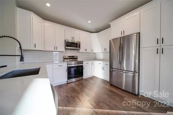 1102 N Main ST, Lowell, NC 28098