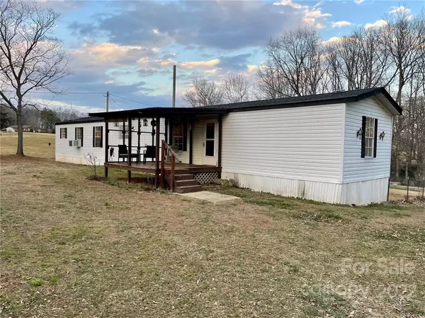 1053 Cliffs RD, Hamptonville, NC 27020