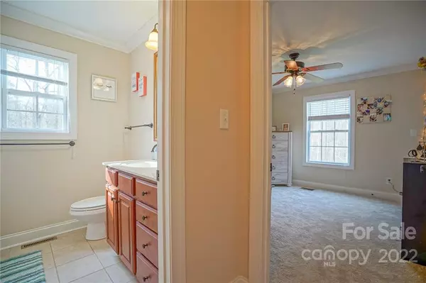 Newton, NC 28658,1350 Kensington CIR