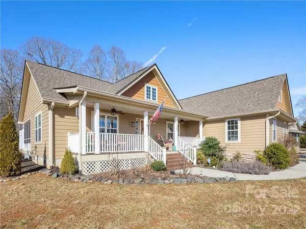 Etowah, NC 28729,72 River Breeze LN