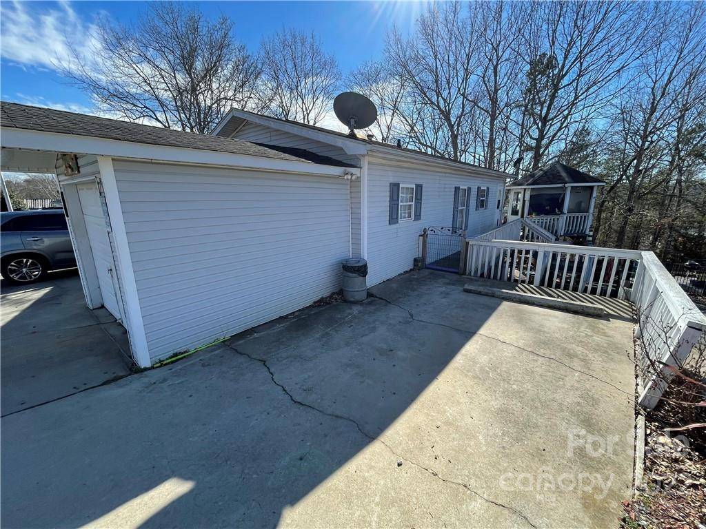 New London, NC 28127,224 Badin View DR