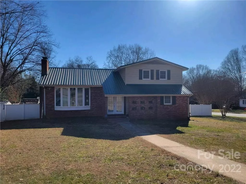 Newton, NC 28658,107 E K ST