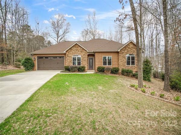 1139 Woodlawn CIR, Newton, NC 28658