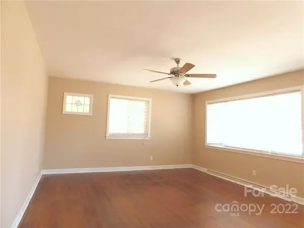 Salisbury, NC 28147,955 Bethel DR